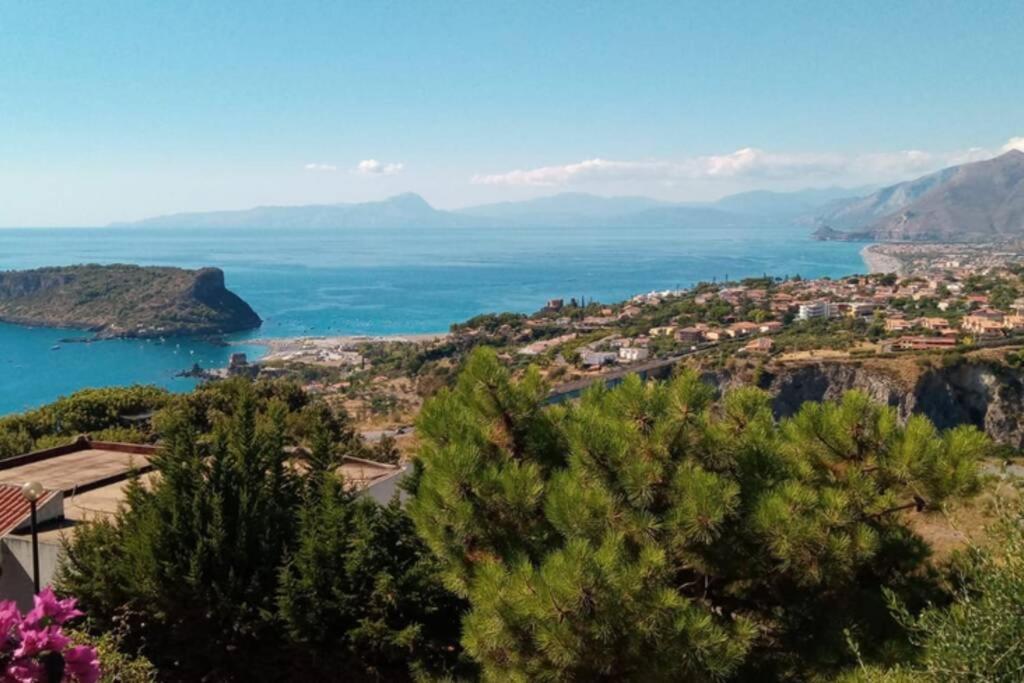 Piccola Casa Con Vista Mare Al Villaggio Del Bridge Cs San Nicola Arcella